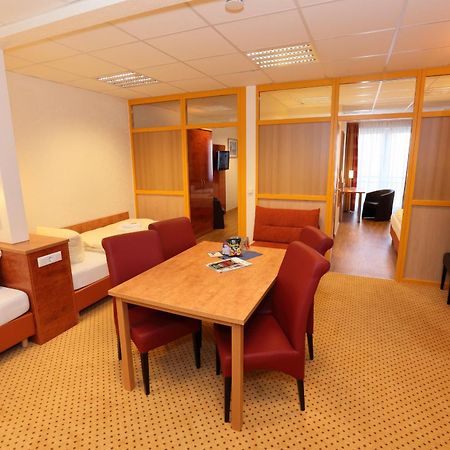 Hotel Am Holzhafen Stade Ngoại thất bức ảnh