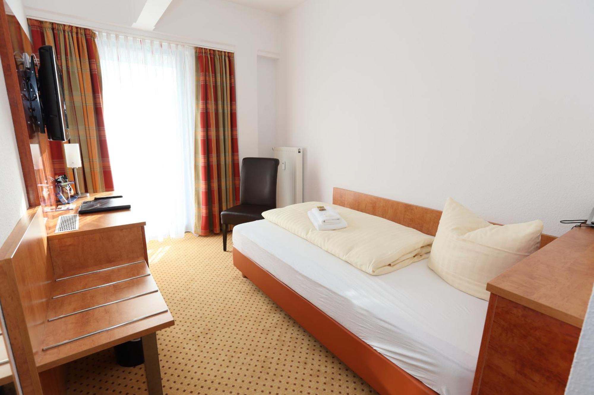 Hotel Am Holzhafen Stade Ngoại thất bức ảnh