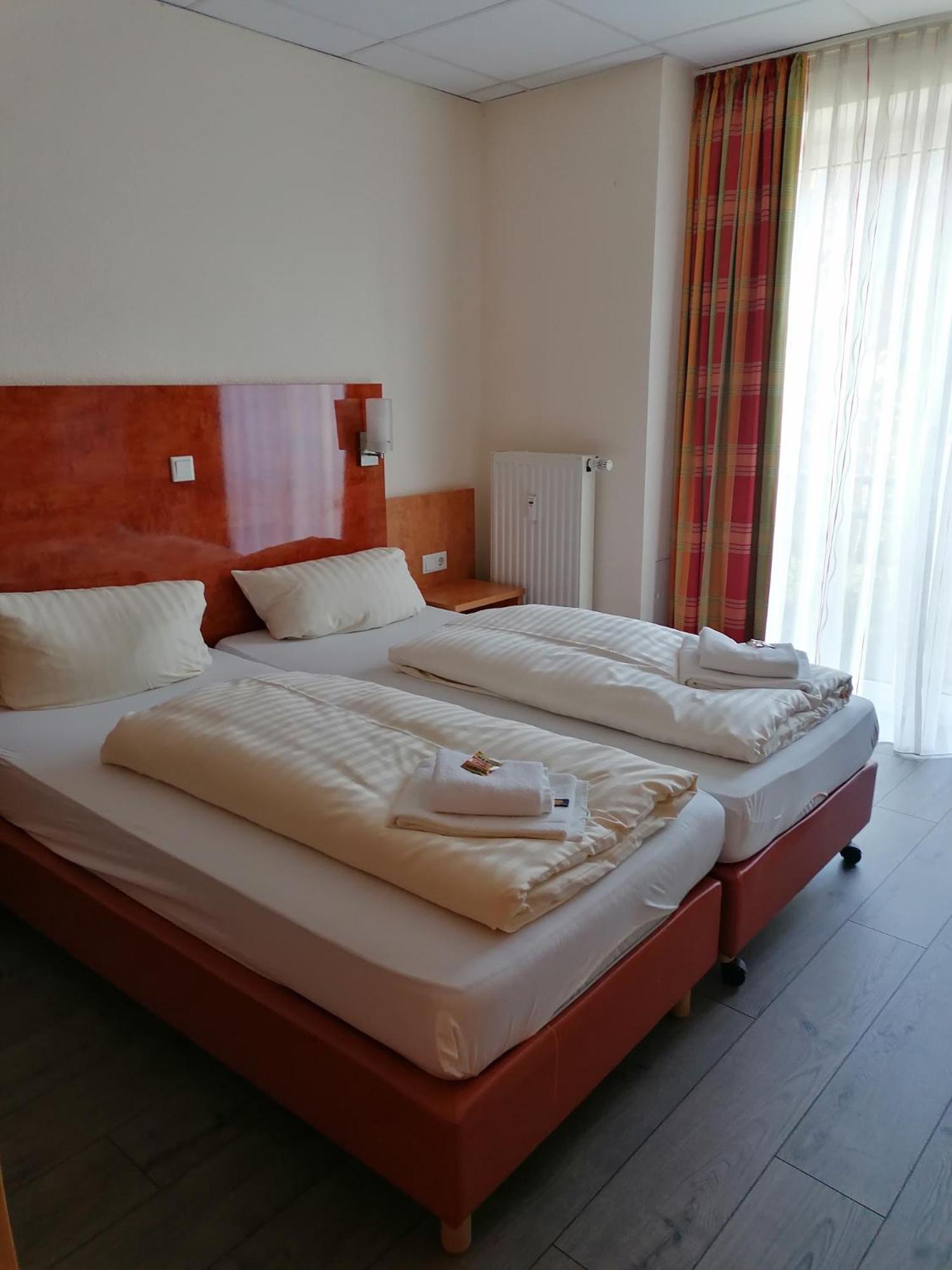 Hotel Am Holzhafen Stade Ngoại thất bức ảnh