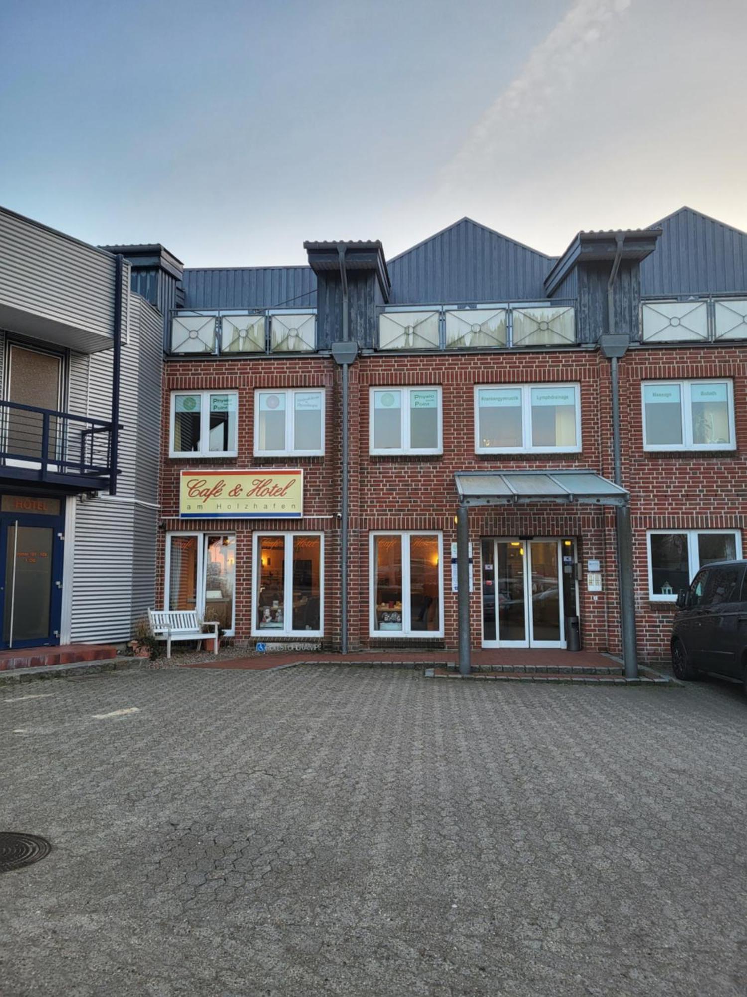 Hotel Am Holzhafen Stade Ngoại thất bức ảnh
